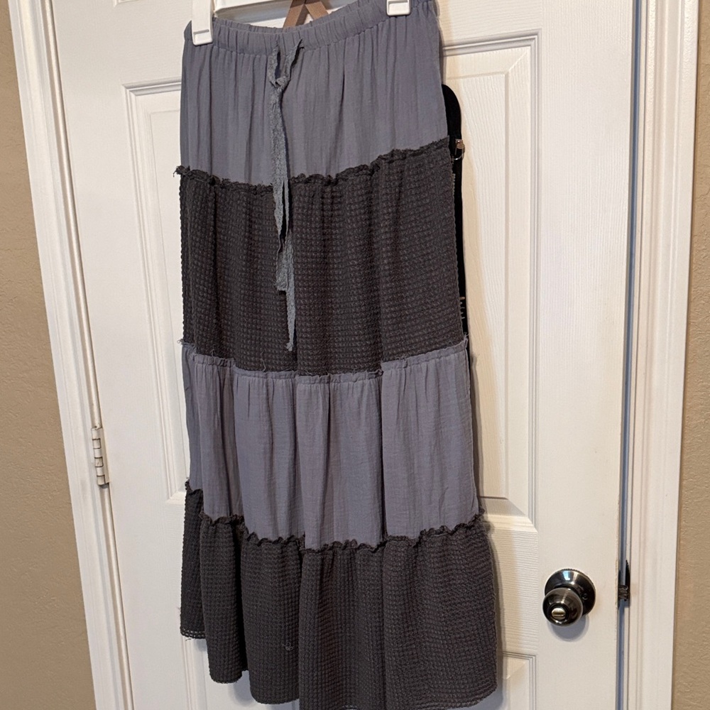 Women’s POL one size Gray Tiered Maxi Skirt with crochet tie